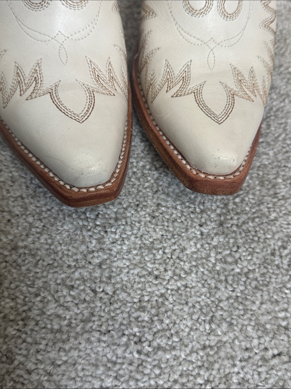 Women’s Cream Western-Style Leather Ankle Boots - Picture 7 of 7
